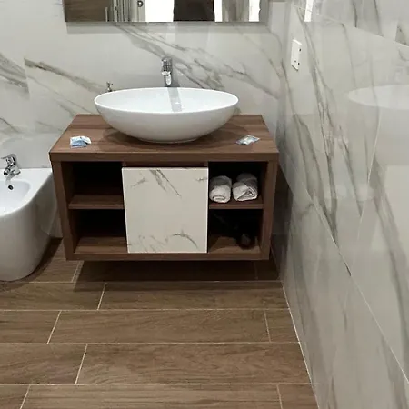 Maria Nives مارينا دي سكيافوني