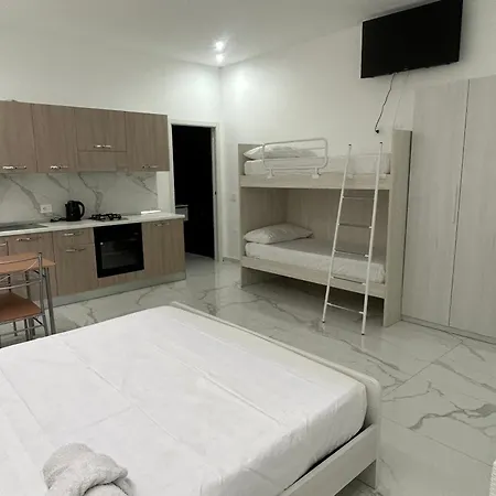 Maria Nives * مارينا دي سكيافوني